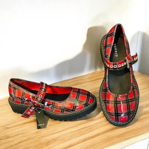 Torrid 9WW Red Plaid Patent Mary Jane Lug Shoe Buckle Shoes Punk Gothic New Wide - Picture 1 of 3